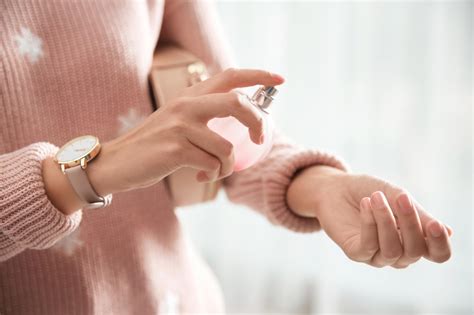 woman using perfume in islam.